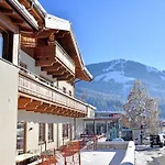 Next To The Lift Ph * Brixen im Thale